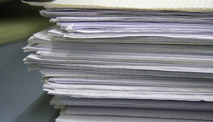 Maßnahmenpaket des Kultusministeriums zur Reduzierung bürokratischer Hürden an Schulen: Erste gute Schritte auf einem langen Weg